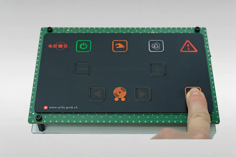 Moderne Folientastatur mit Menüführung: Intuitives Redesign für eine Maschinensteuerung